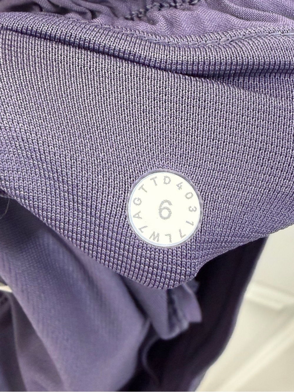 Lululemon hotty hot shorts purple 6 tall - Picture 9 of 9